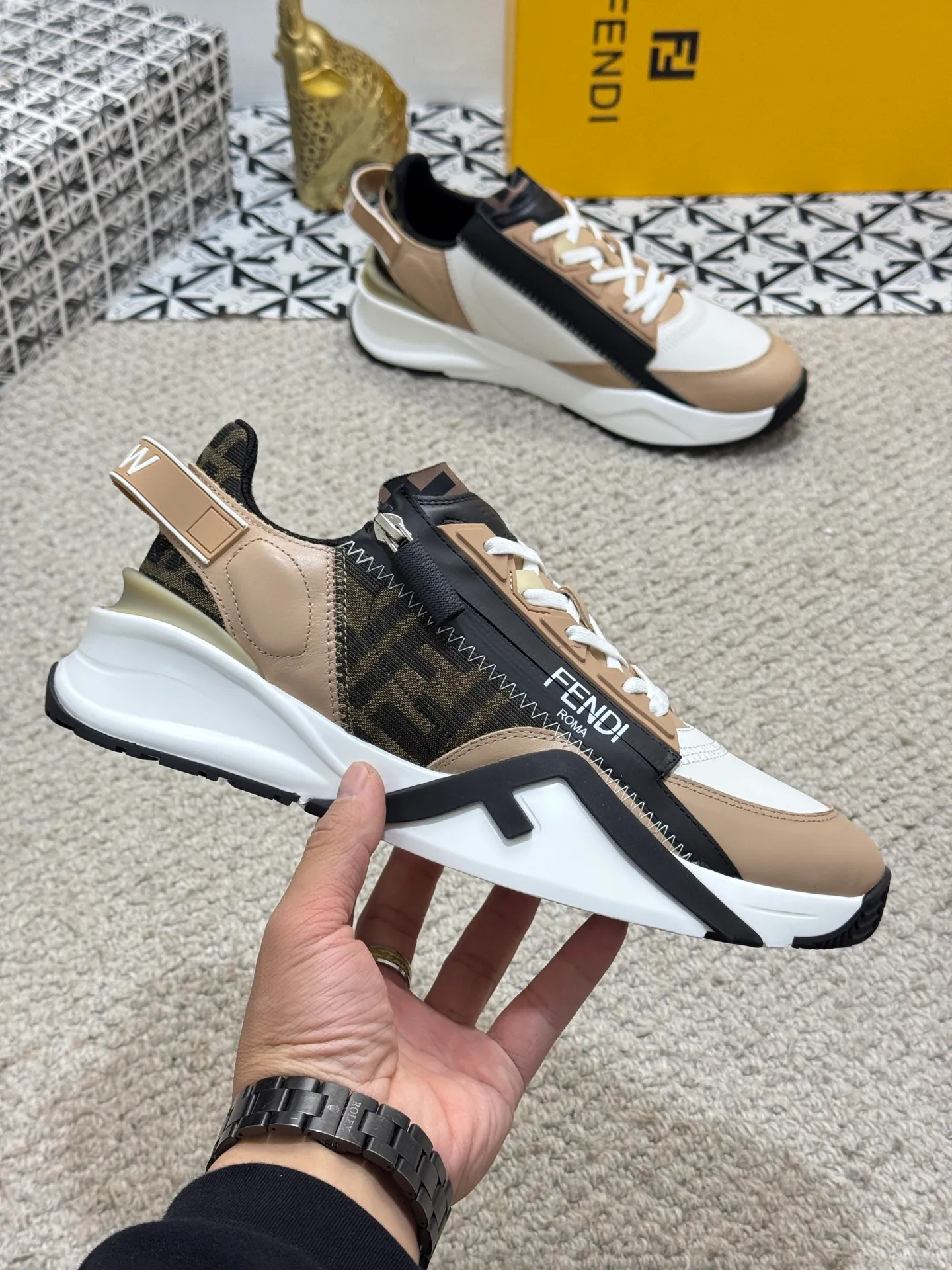 Men's men's shoes 💰520 [New style] 🦥🦥 Original quality - Fendi ◾️▫️F D🆕 Spring and summer new men's slip-on sneakers, with elastic straps, side zippers, and corrugated soles engraved with F. Embossed Fendi Flow lettering on the heel. Mixed material of high-tech fabric and black suede. FF graphic tongue. Ultra-light and wear-resistant EVA sole. Size: 38-44 (45 customized